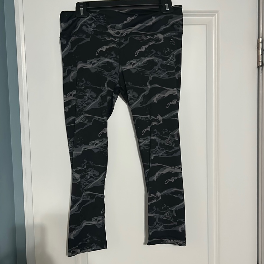 Black and Grey Capri workout tights